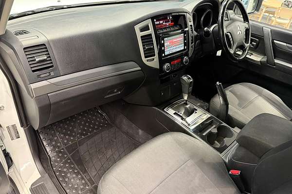 2021 Mitsubishi Pajero GLX NX