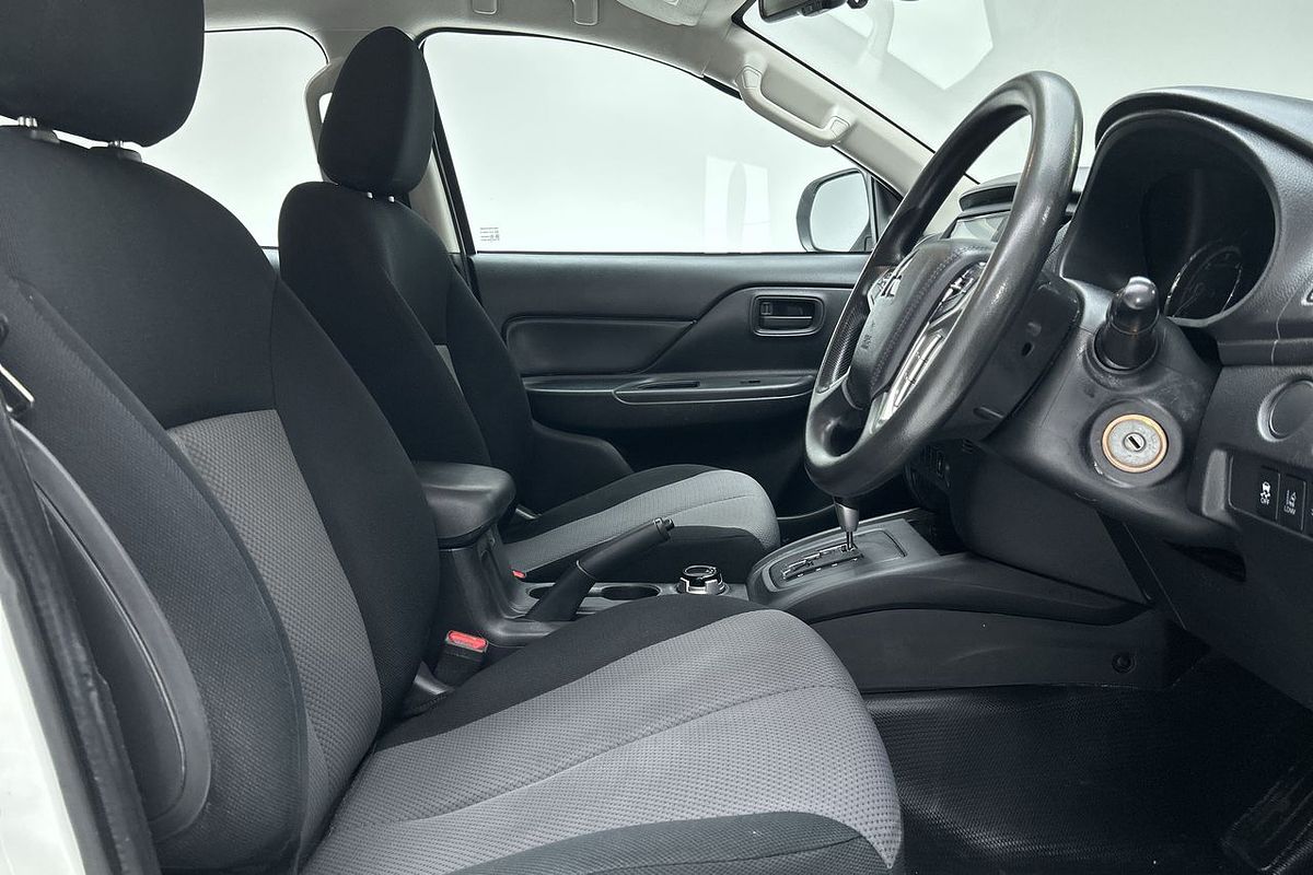 2022 Mitsubishi Triton GLX MR 4X4