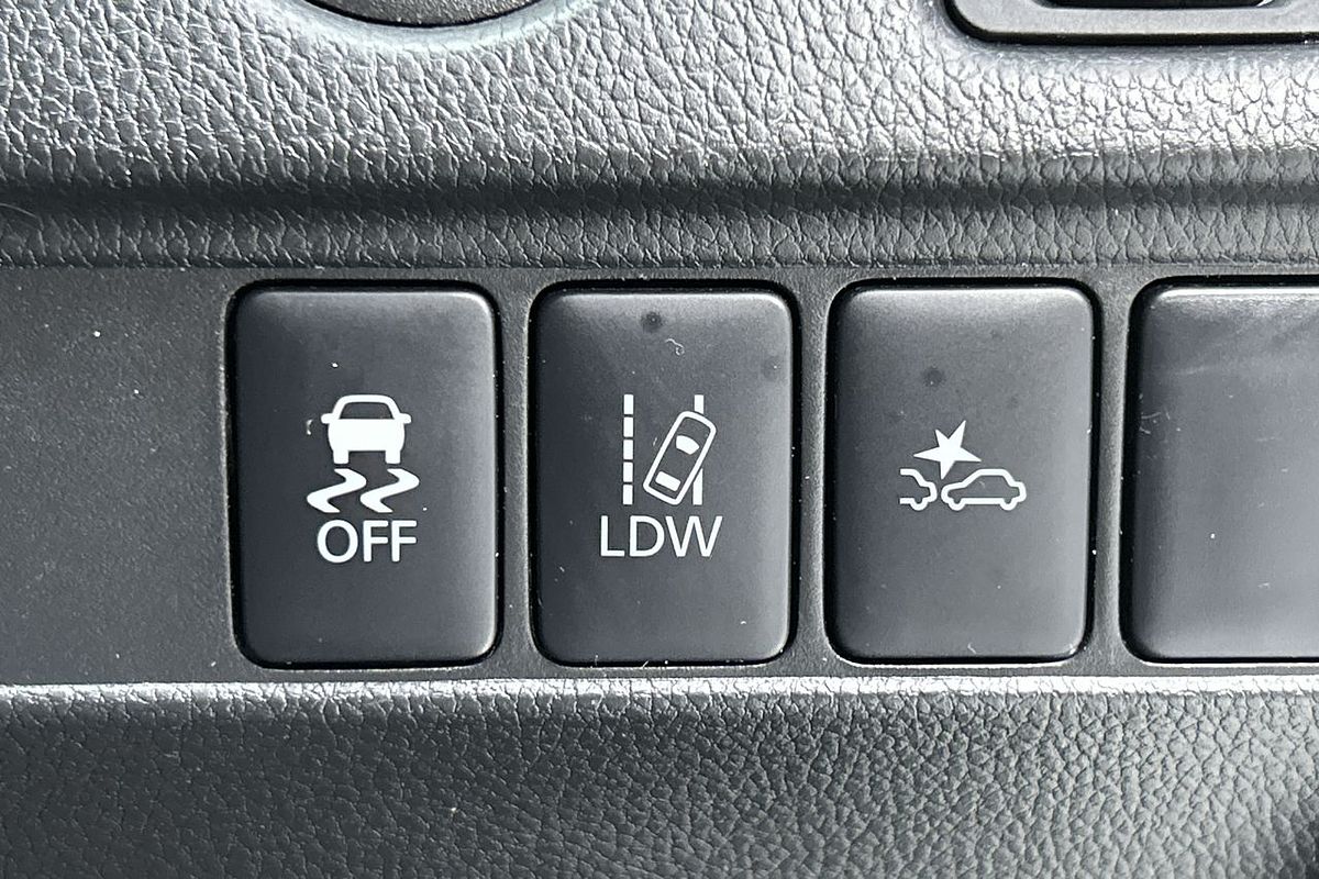 2022 Mitsubishi Triton GLX MR 4X4