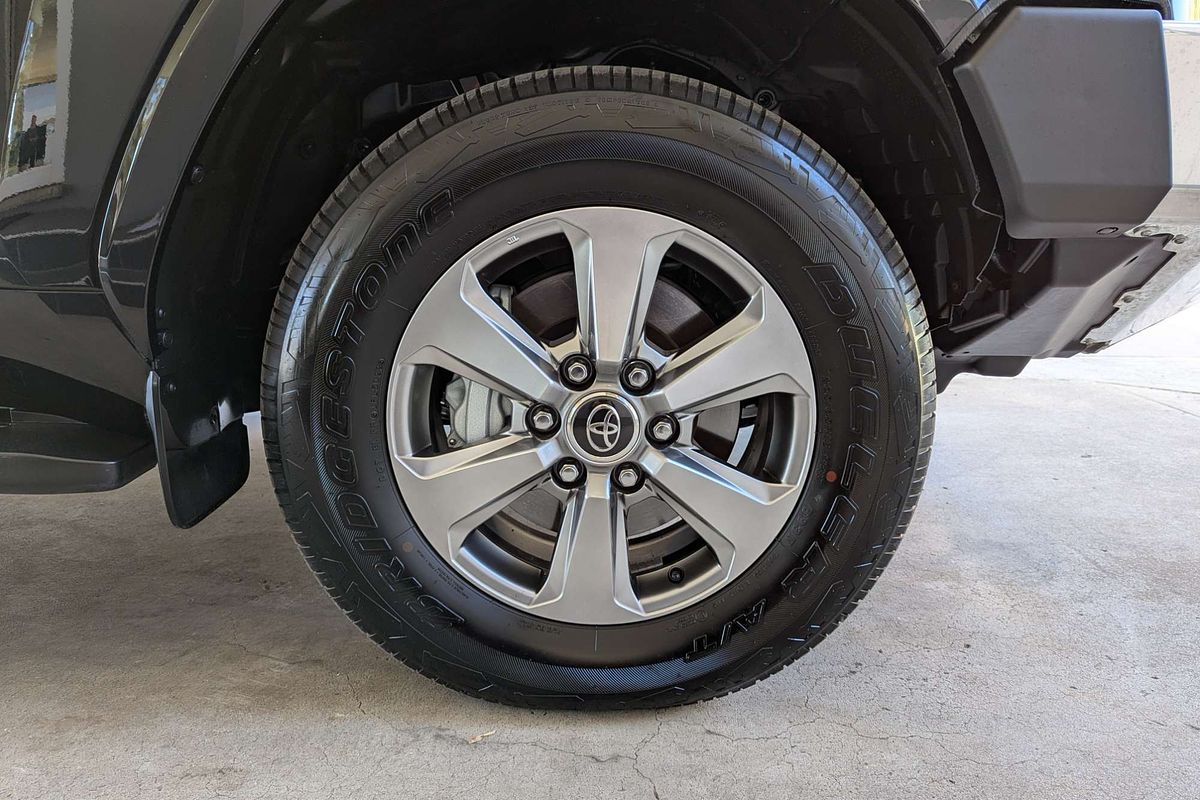 2023 Toyota Landcruiser VX FJA300R