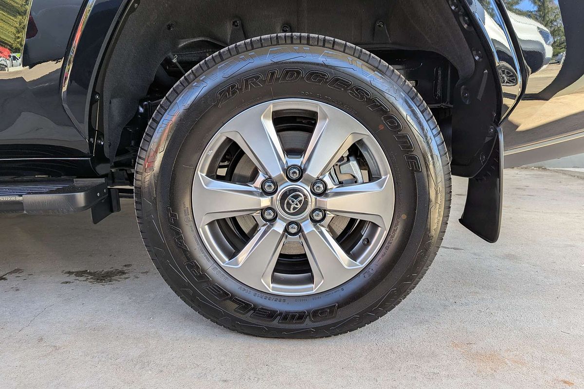 2023 Toyota Landcruiser VX FJA300R