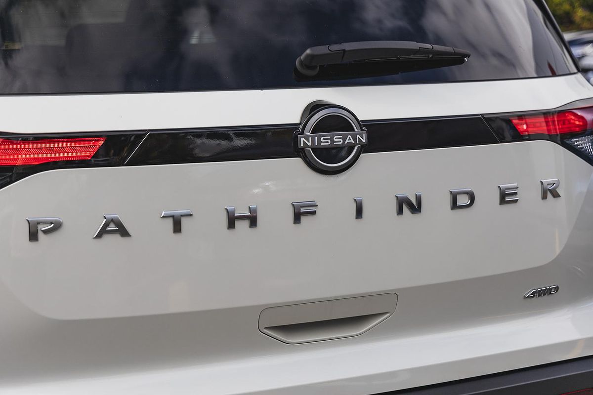 2025 Nissan Pathfinder ST-L R53