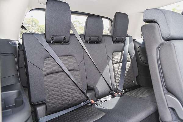 2025 Nissan Pathfinder ST-L R53