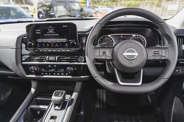 2025 Nissan Pathfinder ST-L R53