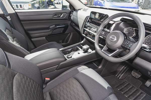 2025 Nissan Pathfinder ST-L R53