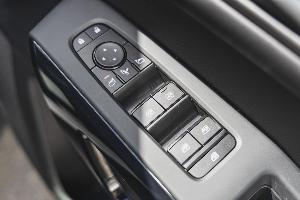 2025 Nissan Pathfinder ST-L R53
