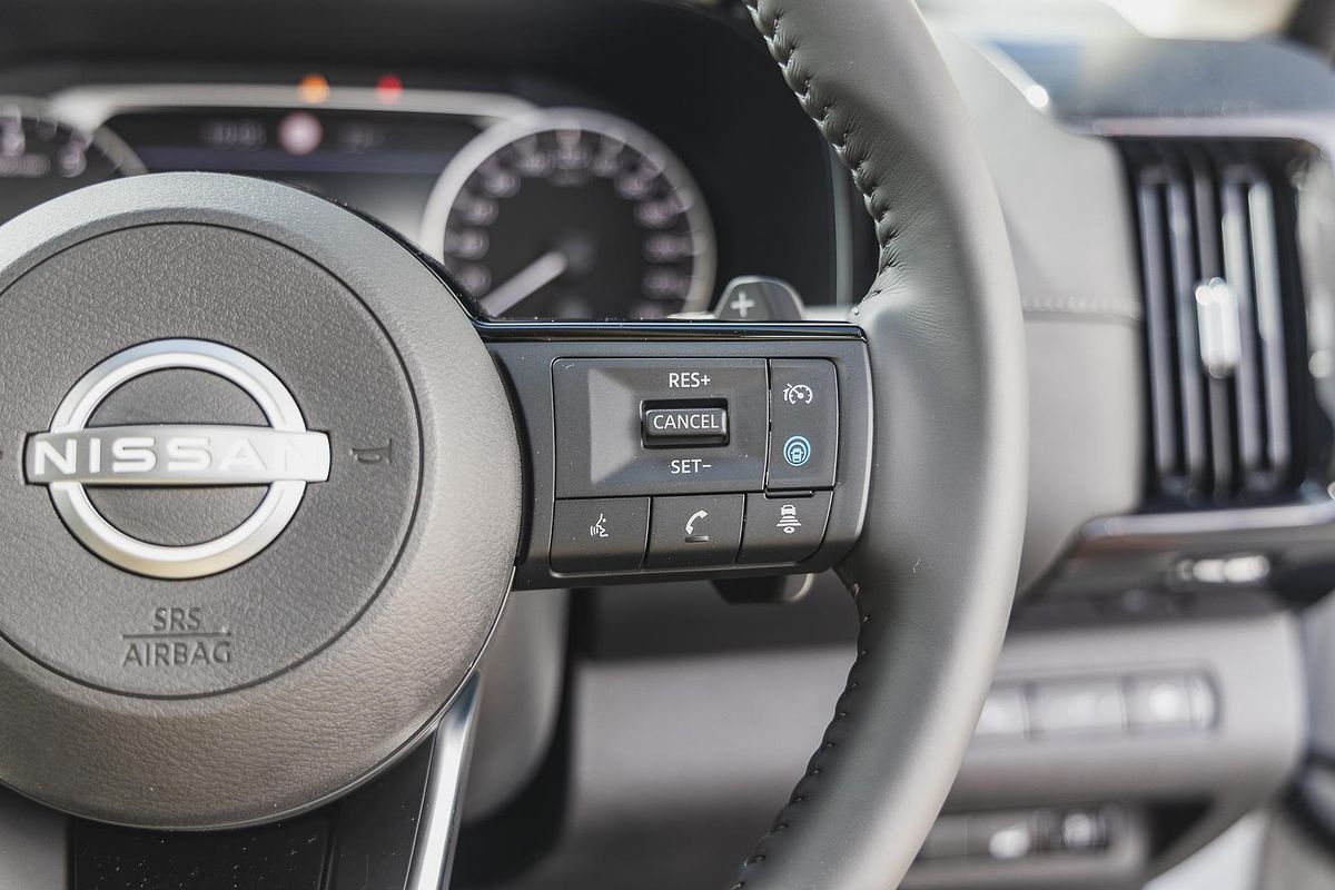 2025 Nissan Pathfinder ST-L R53