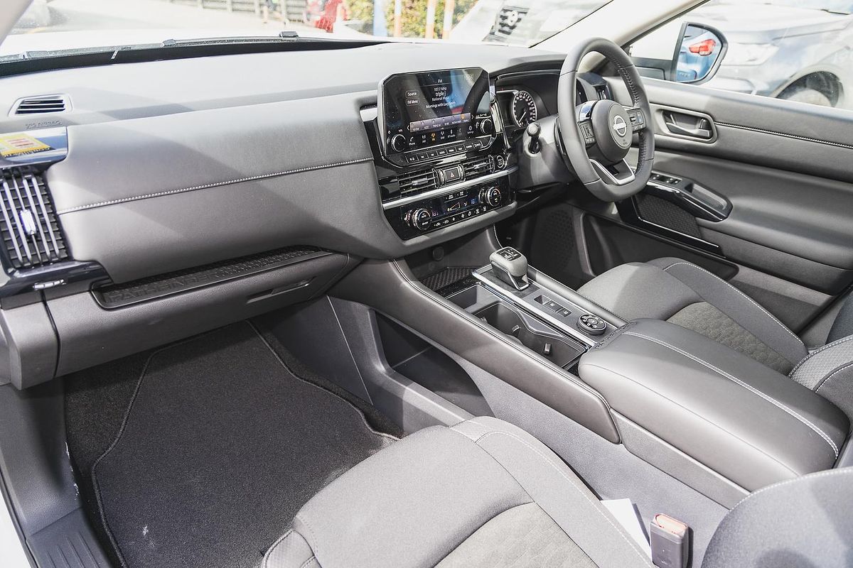 2025 Nissan Pathfinder ST-L R53