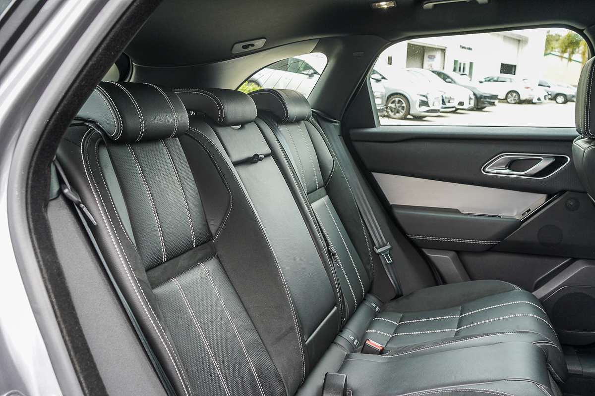 2019 Land Rover Range Rover Velar P250 R-Dynamic S L560