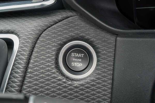 2019 Land Rover Range Rover Velar P250 R-Dynamic S L560