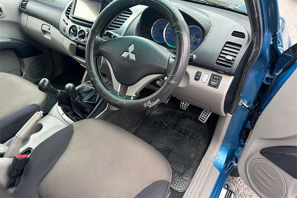 2008 Mitsubishi Triton GLX-R ML 4X4