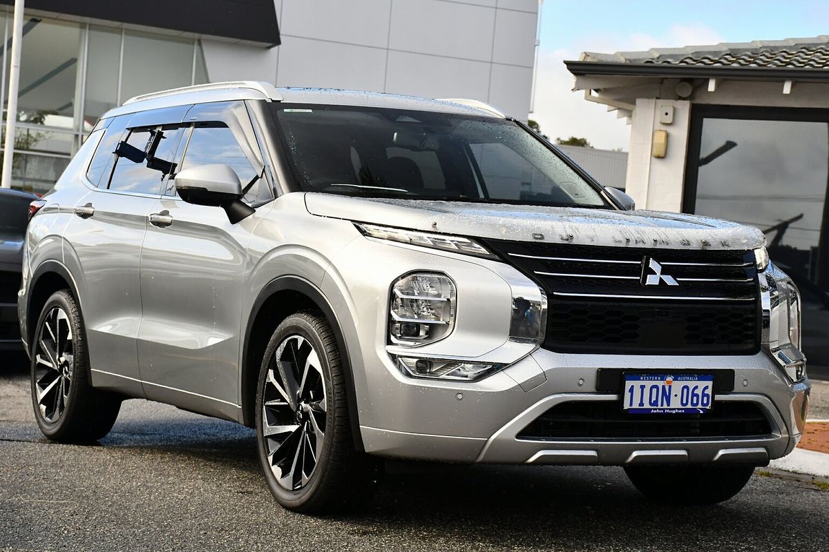 2024 Mitsubishi Outlander Exceed ZM