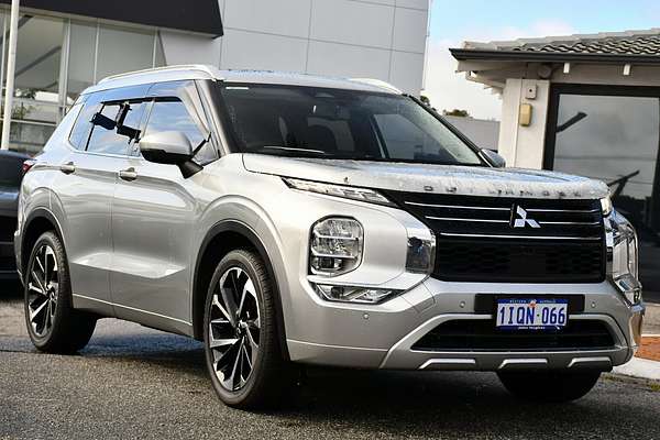 2024 Mitsubishi Outlander Exceed ZM