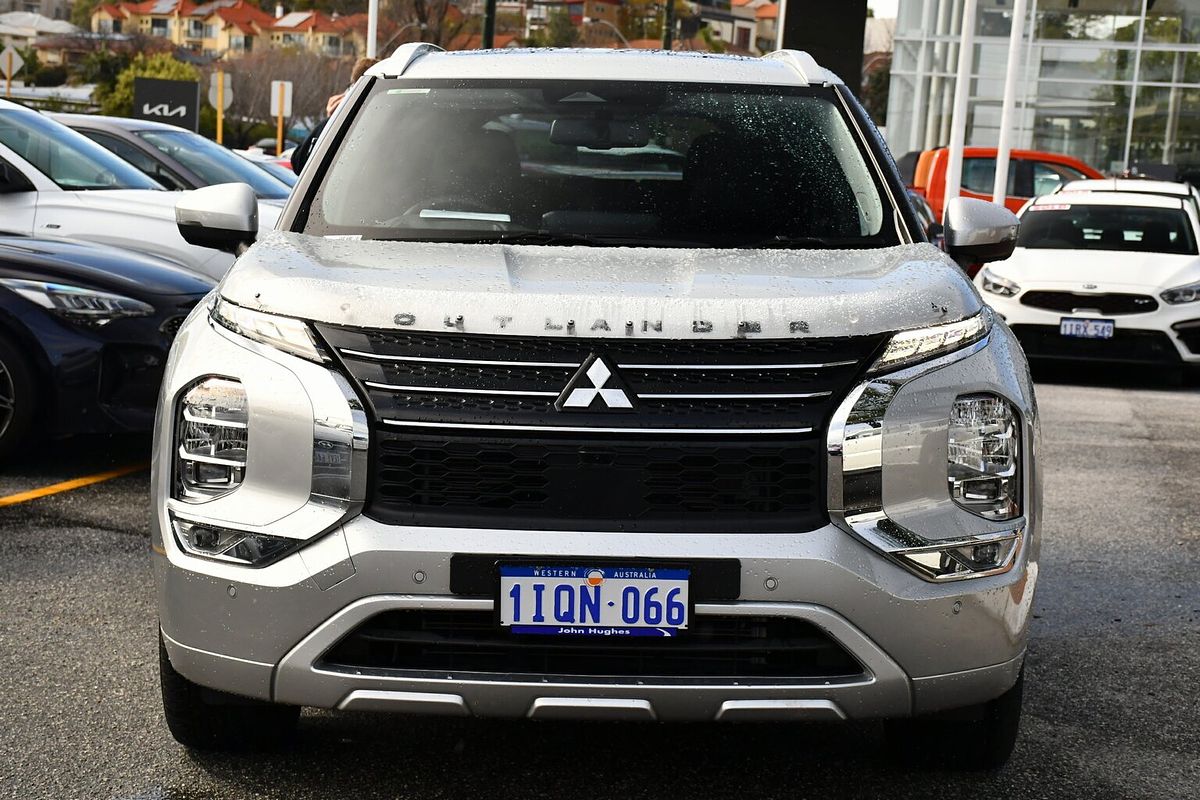 2024 Mitsubishi Outlander Exceed ZM