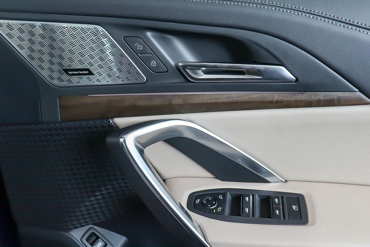 2025 BMW X1 xDrive20i M Sport U11