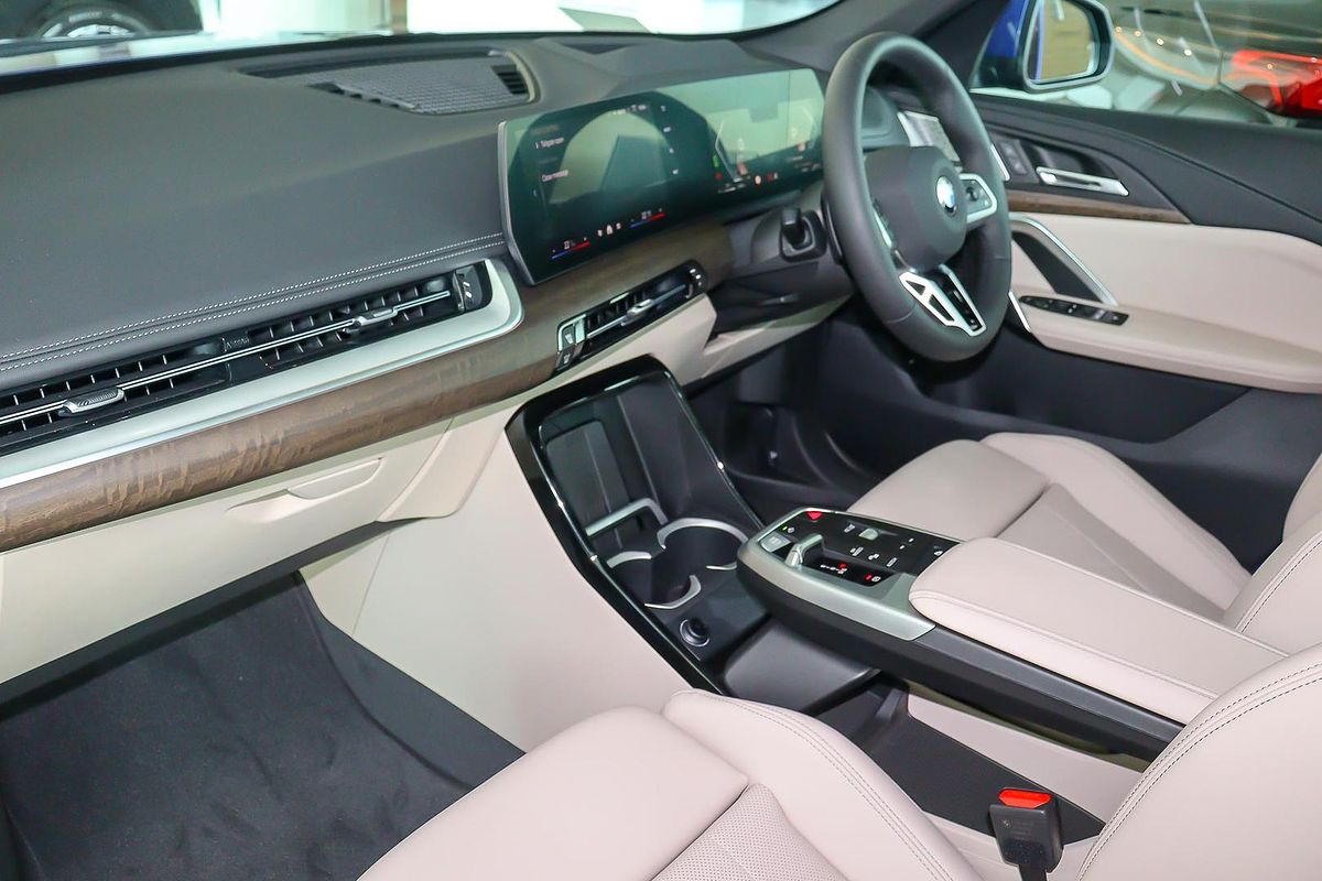 2025 BMW X1 xDrive20i M Sport U11