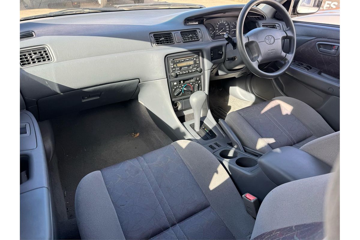 2002 Toyota Camry CSi SXV20R (II)