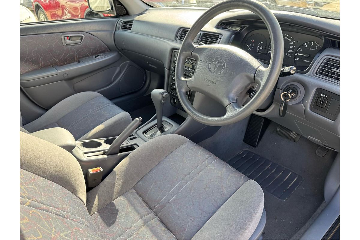 2002 Toyota Camry CSi SXV20R (II)