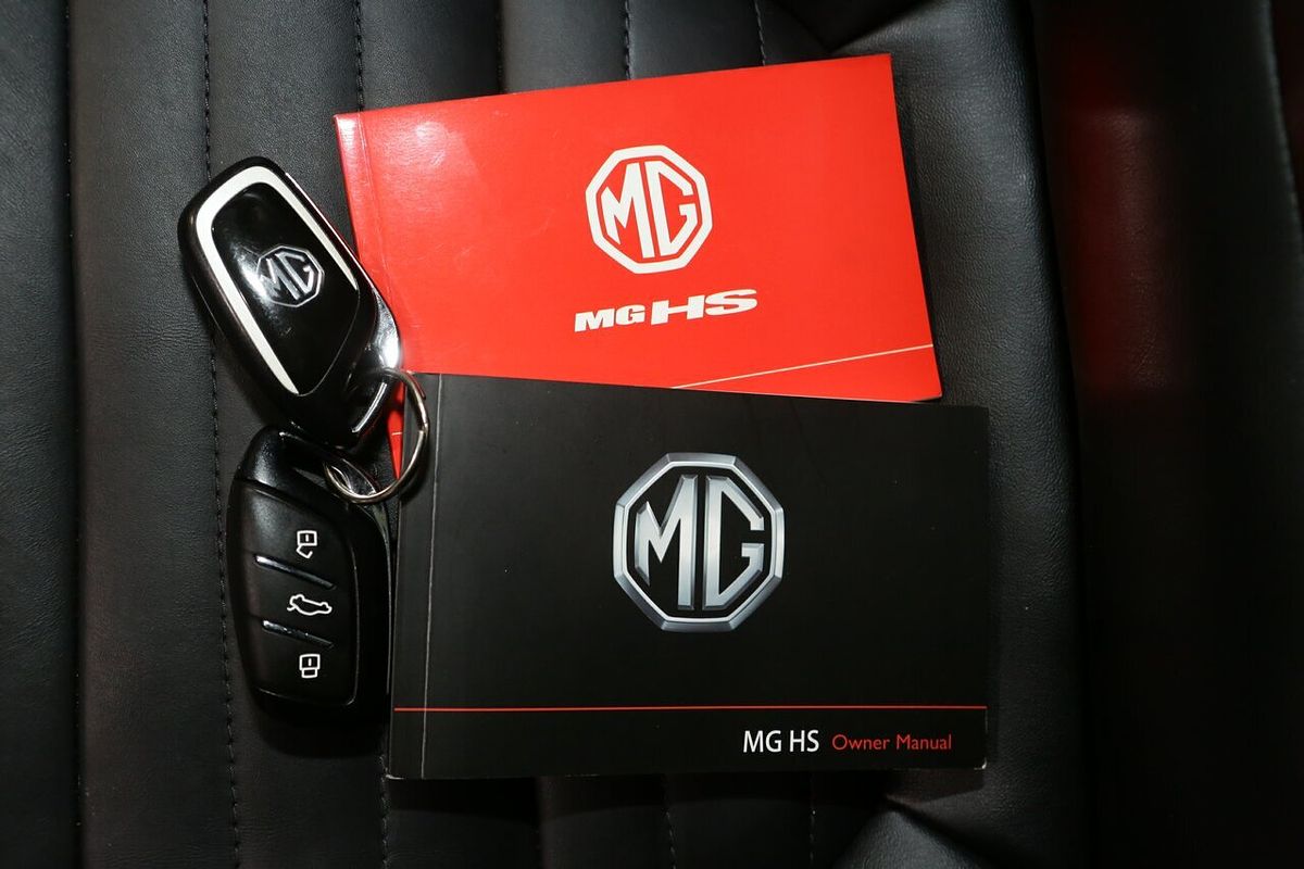 2022 MG HS Essence SAS23