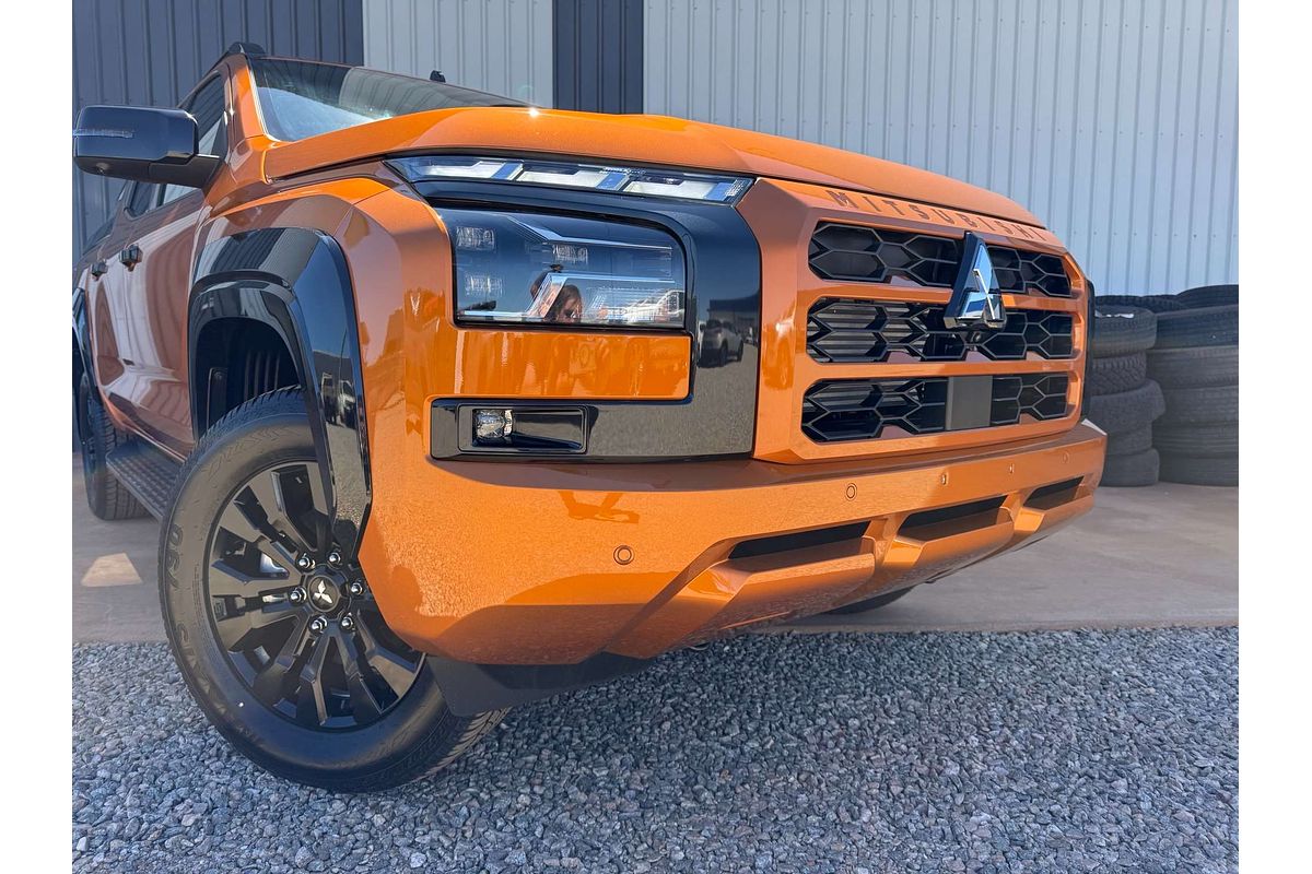 2025 Mitsubishi Triton GSR MV 4X4