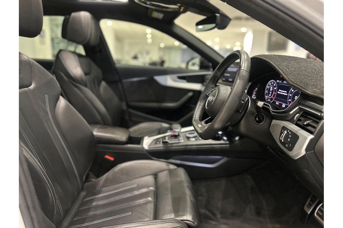 2019 Audi A4 45 TFSI S line B9