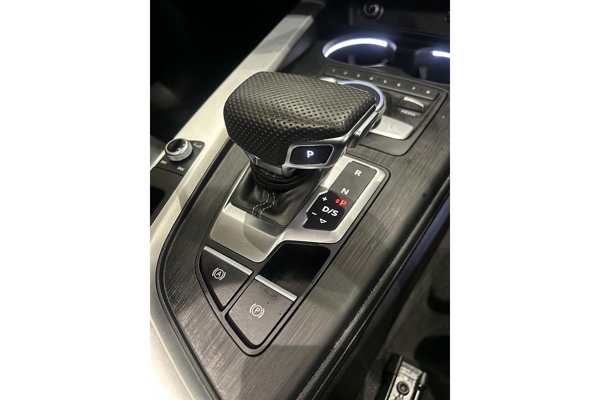 2019 Audi A4 45 TFSI S line B9