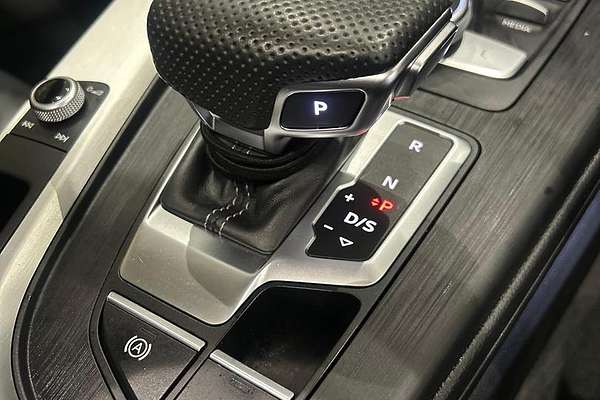 2019 Audi A4 45 TFSI S line B9