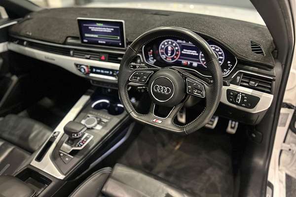 2019 Audi A4 45 TFSI S line B9