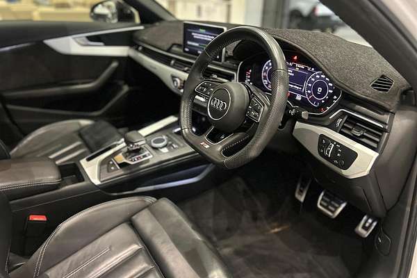 2019 Audi A4 45 TFSI S line B9