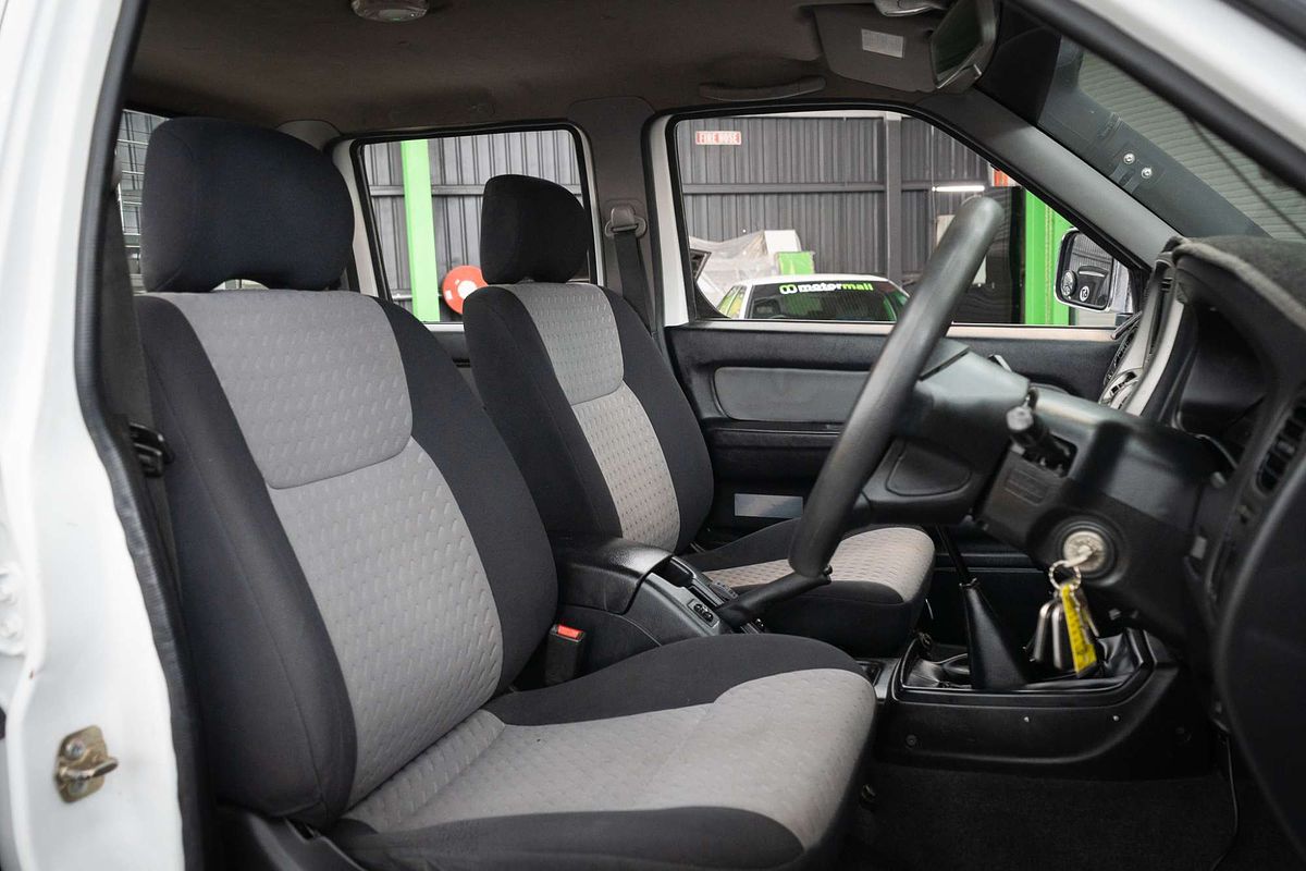 2013 Nissan Navara ST-R D22 4X4