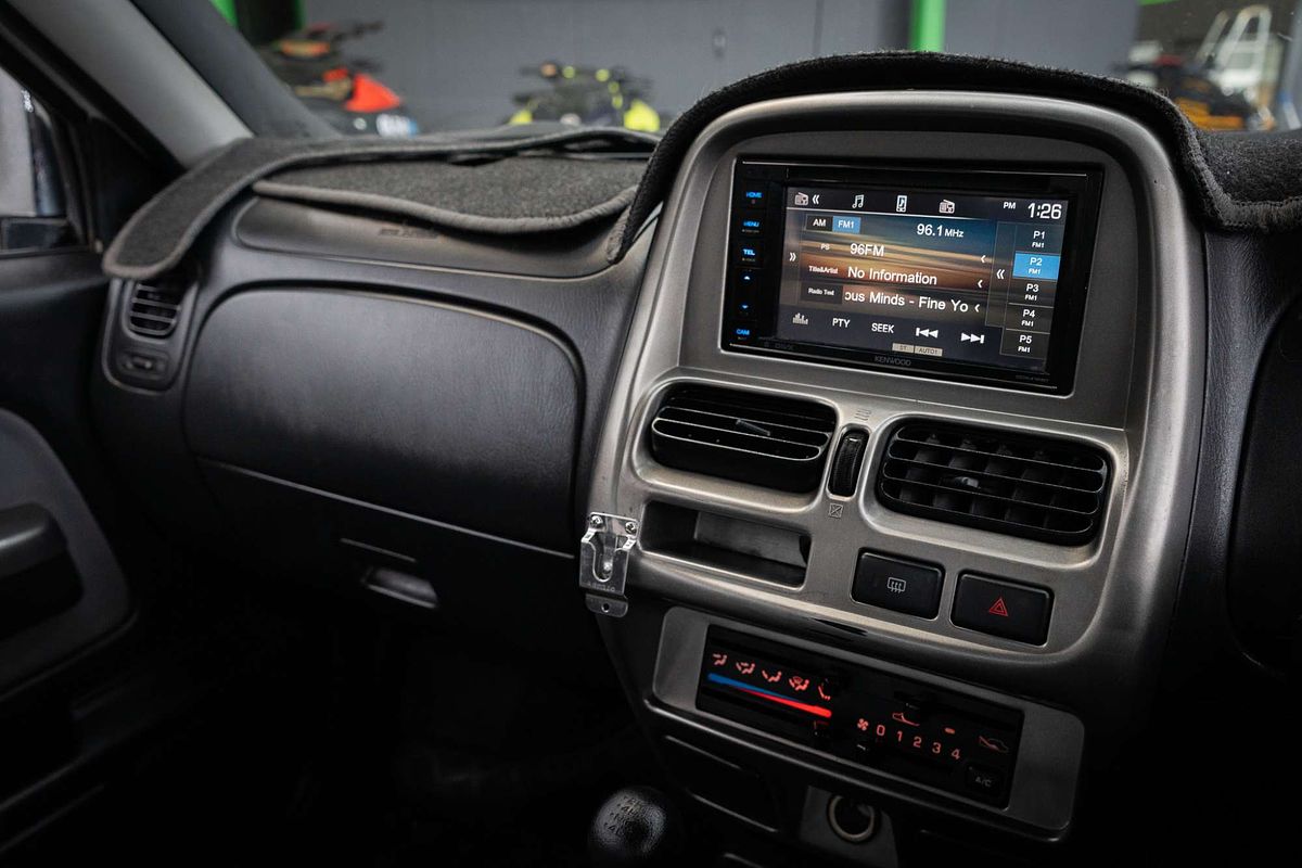 2013 Nissan Navara ST-R D22 4X4