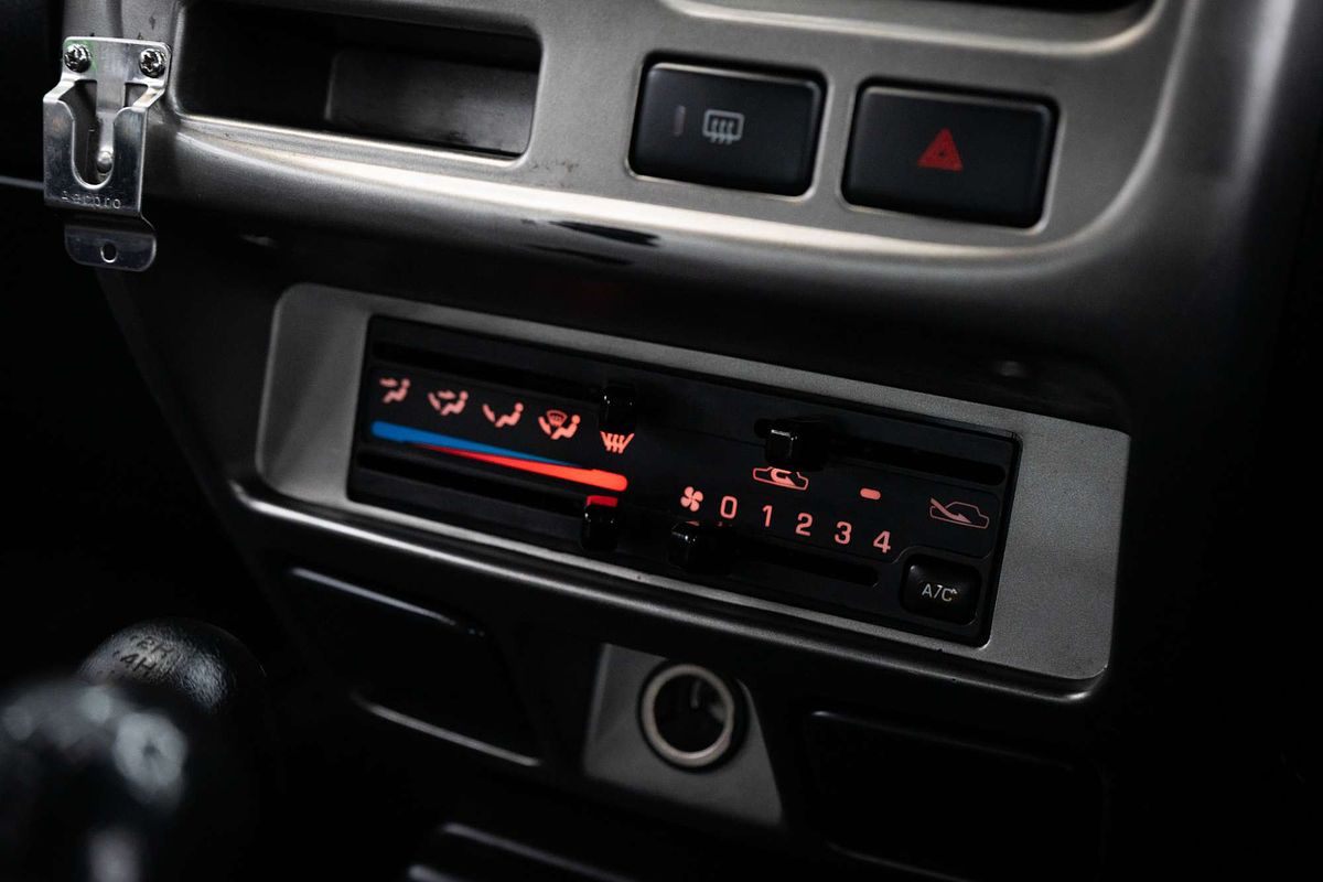 2013 Nissan Navara ST-R D22 4X4