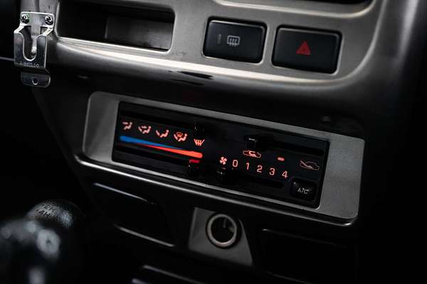 2013 Nissan Navara ST-R D22 4X4