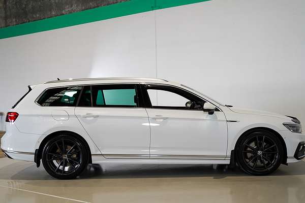 2022 Volkswagen Passat 206TSI R-Line B8