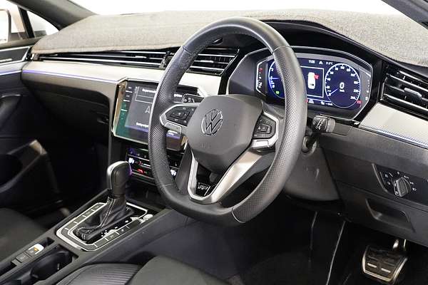 2022 Volkswagen Passat 206TSI R-Line B8