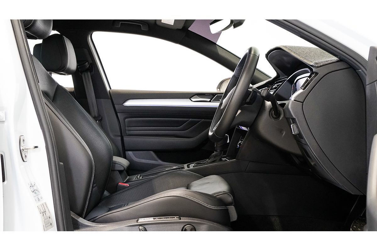 2022 Volkswagen Passat 206TSI R-Line B8