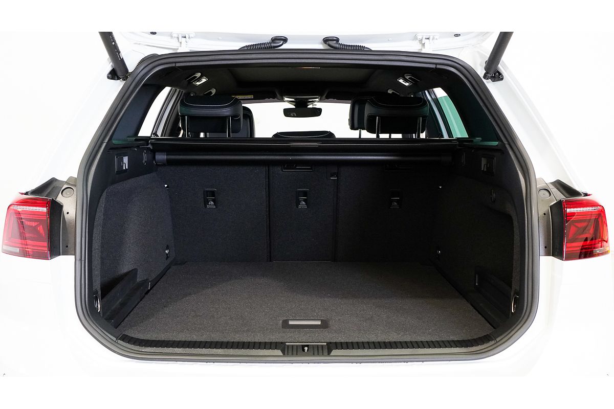 2022 Volkswagen Passat 206TSI R-Line B8