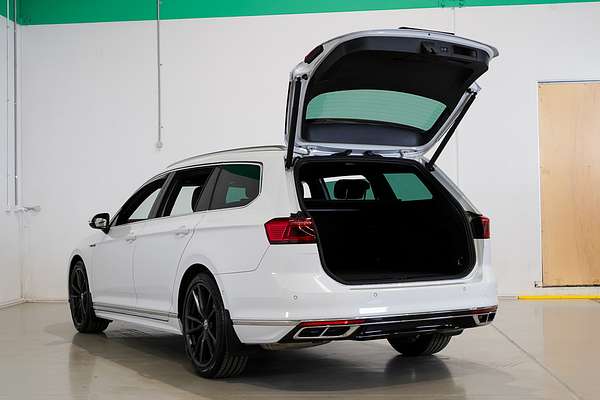 2022 Volkswagen Passat 206TSI R-Line B8