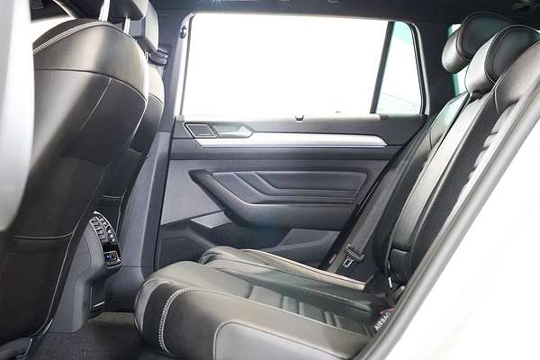 2022 Volkswagen Passat 206TSI R-Line B8