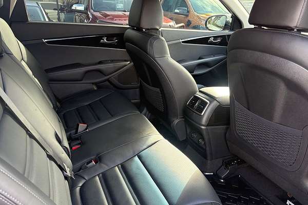 2019 Kia Sorento SLi UM