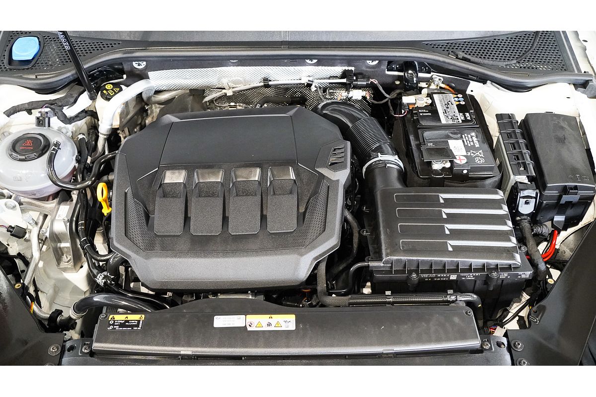 2022 Volkswagen Passat 206TSI R-Line B8
