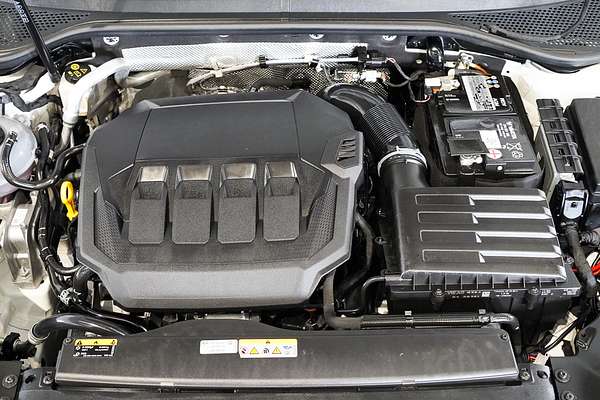 2022 Volkswagen Passat 206TSI R-Line B8