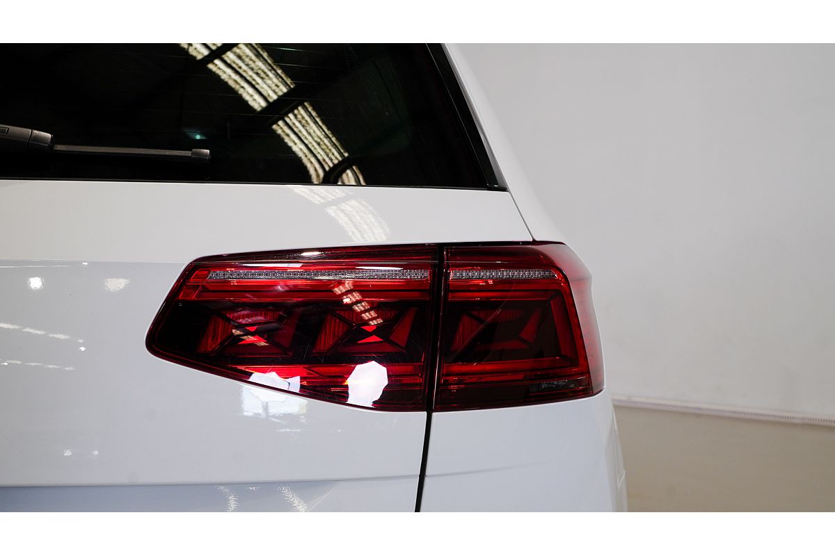2022 Volkswagen Passat 206TSI R-Line B8