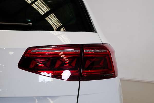 2022 Volkswagen Passat 206TSI R-Line B8