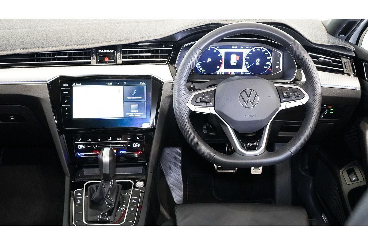2022 Volkswagen Passat 206TSI R-Line B8