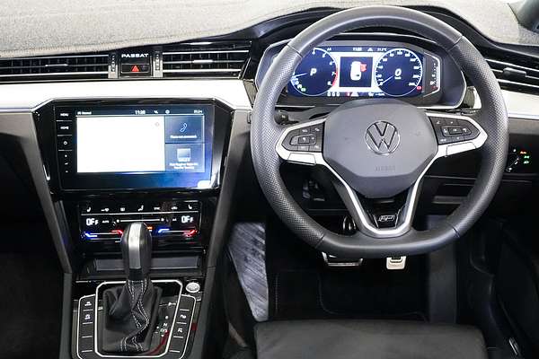 2022 Volkswagen Passat 206TSI R-Line B8