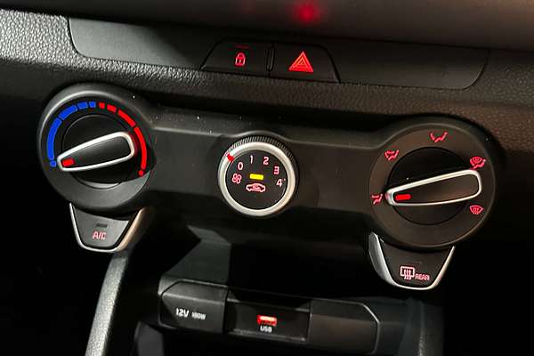 2021 Kia Stonic S YB