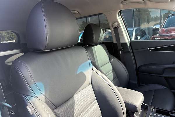 2019 Kia Sorento SLi UM