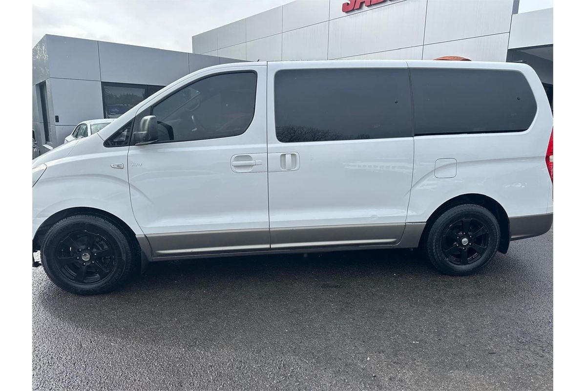 2012 Hyundai iMax TQ-W