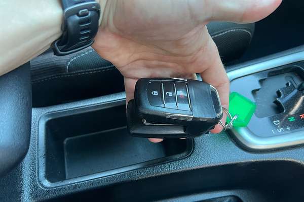 2018 Toyota Hilux SR5 (4x4) GUN126R MY17 4X4